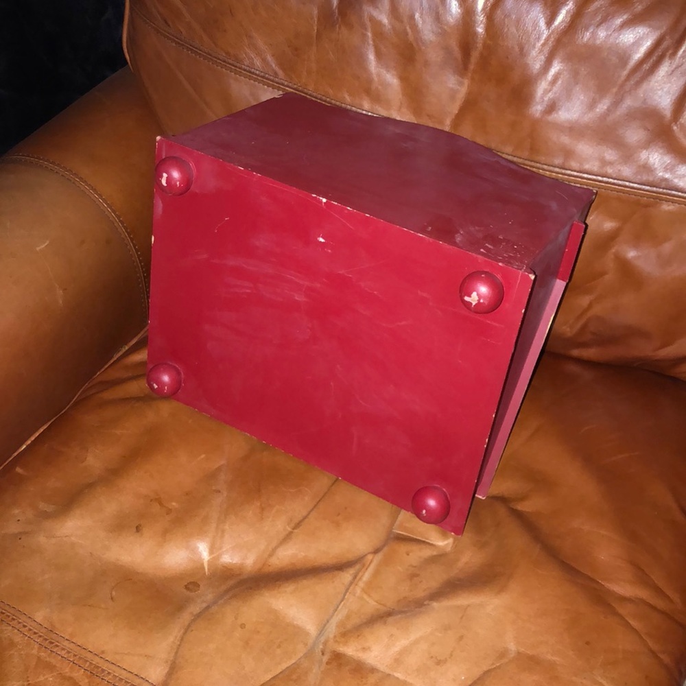 Great little red letter holder - Picture 3 of 4